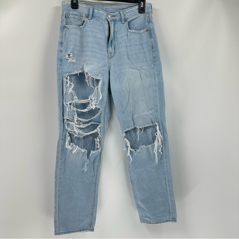 American Eagle Jeans Light Blue Wash Destroyed Distressed 95% Cotton Women's Sz6 - Picture 10 of 11